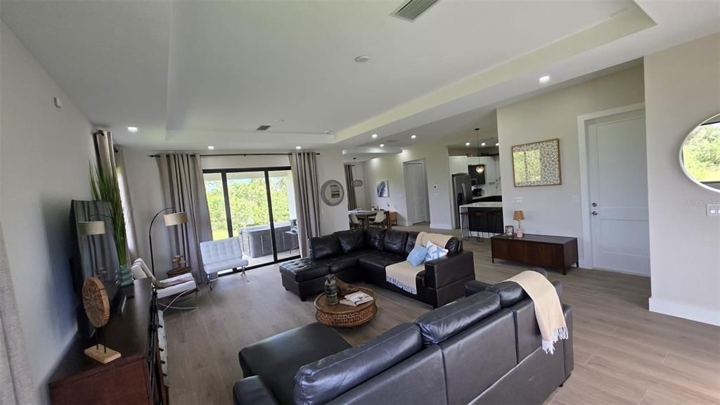 En Renta: $3,950 (3 camas, 2 baños, 2100 Pies cuadrados)