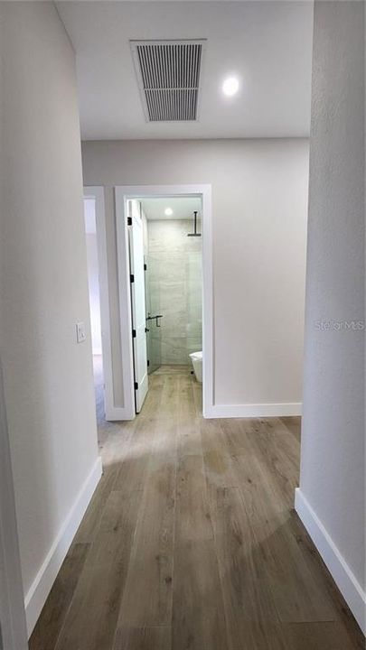 En Renta: $2,950 (3 camas, 2 baños, 2100 Pies cuadrados)
