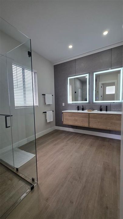 En Renta: $3,950 (3 camas, 2 baños, 2100 Pies cuadrados)