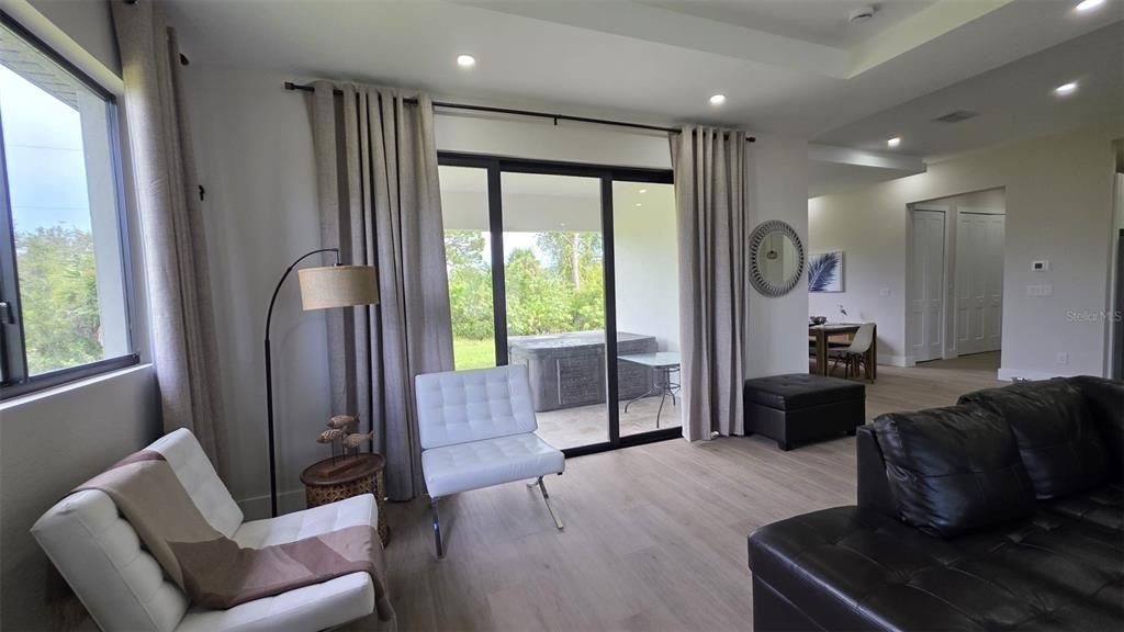 En Renta: $3,950 (3 camas, 2 baños, 2100 Pies cuadrados)