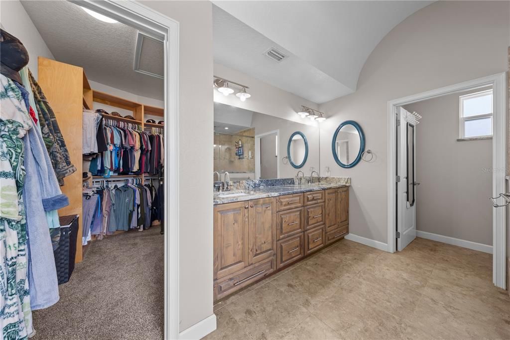 For Sale: $1,699,000 (4 beds, 4 baths, 3350 Square Feet)