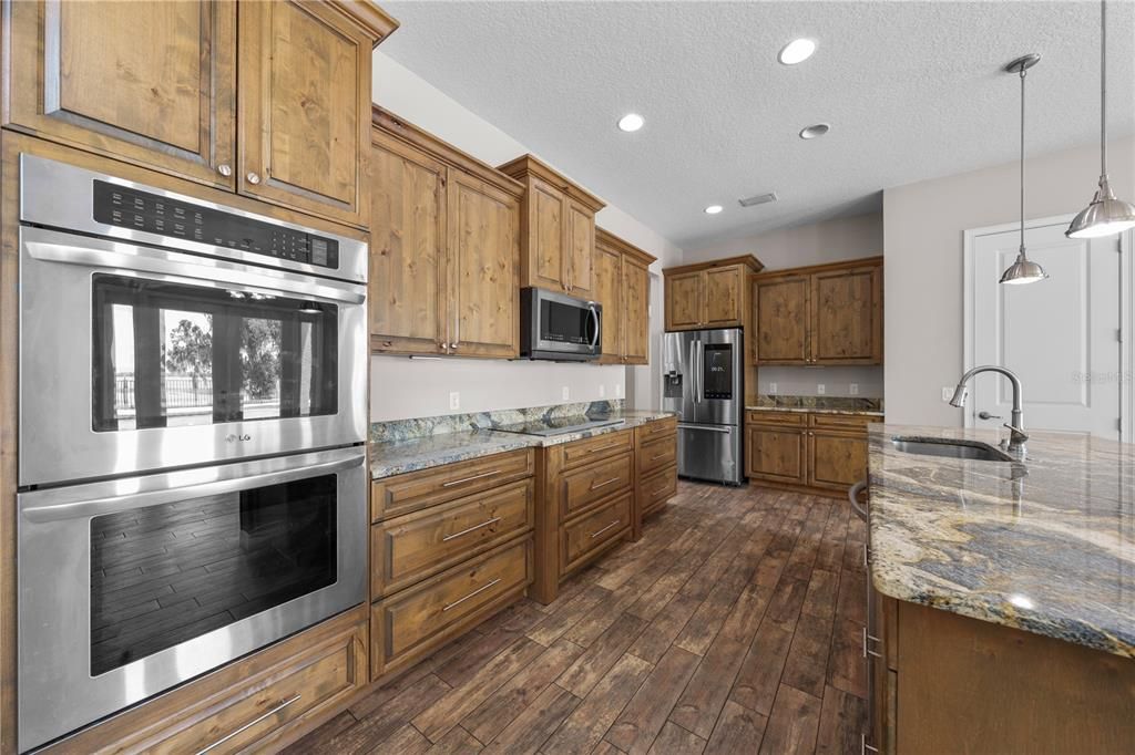 For Sale: $1,699,000 (4 beds, 4 baths, 3350 Square Feet)