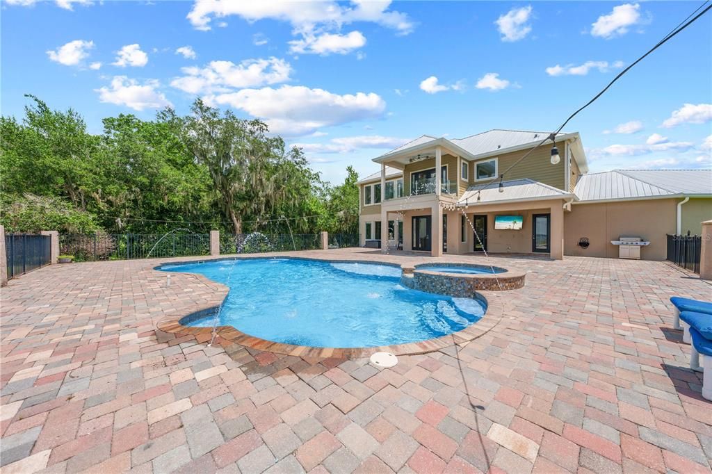 For Sale: $1,699,000 (4 beds, 4 baths, 3350 Square Feet)