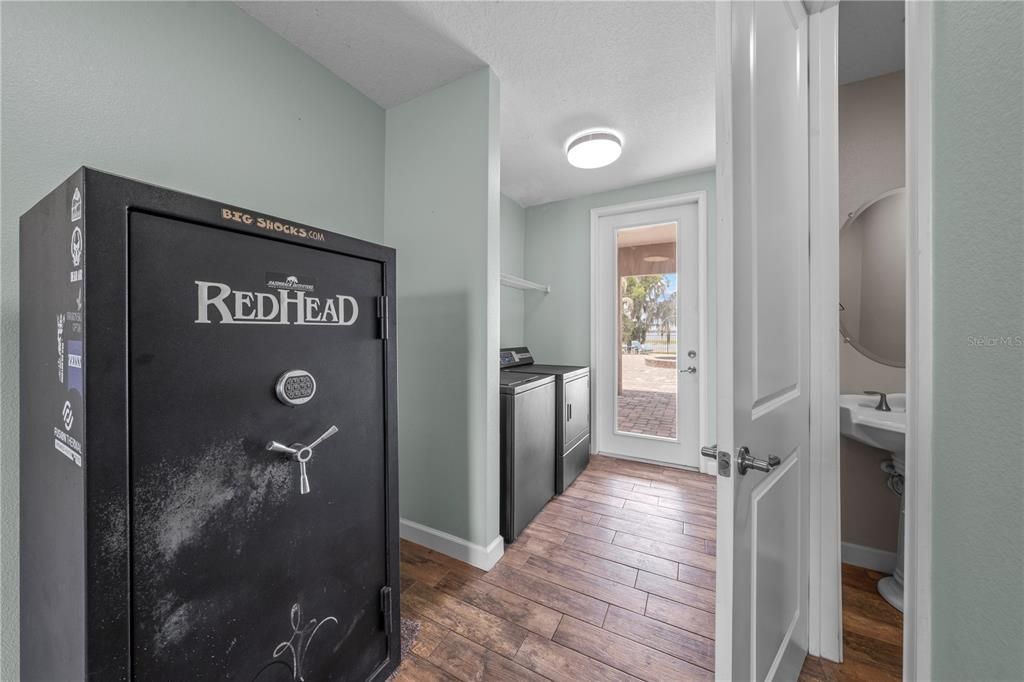 For Sale: $1,699,000 (4 beds, 4 baths, 3350 Square Feet)