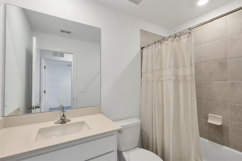 En Venta: $259,000 (3 camas, 2 baños, 1352 Pies cuadrados)