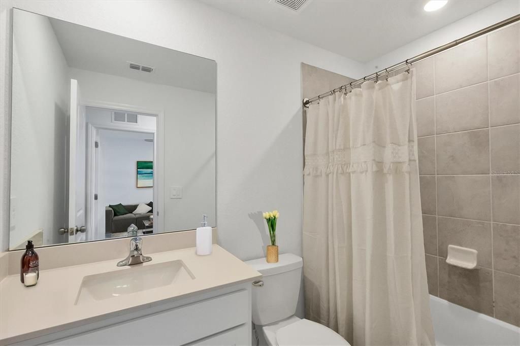 En Venta: $259,000 (3 camas, 2 baños, 1352 Pies cuadrados)
