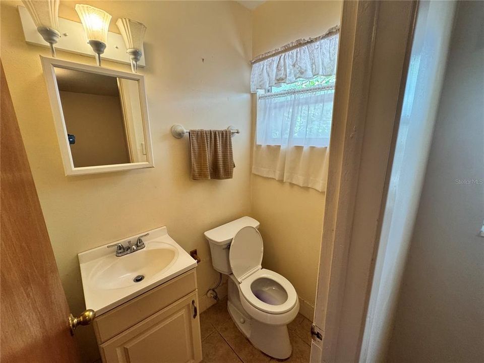 На продажу: $375,000 (3 спален, 1 ванн, 1318 Квадратных фут)