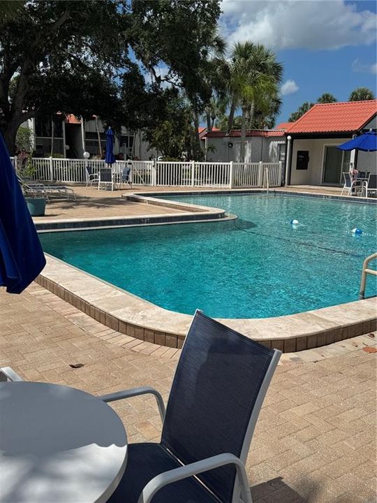 For Sale: $139,900 (1 beds, 1 baths, 714 Square Feet)