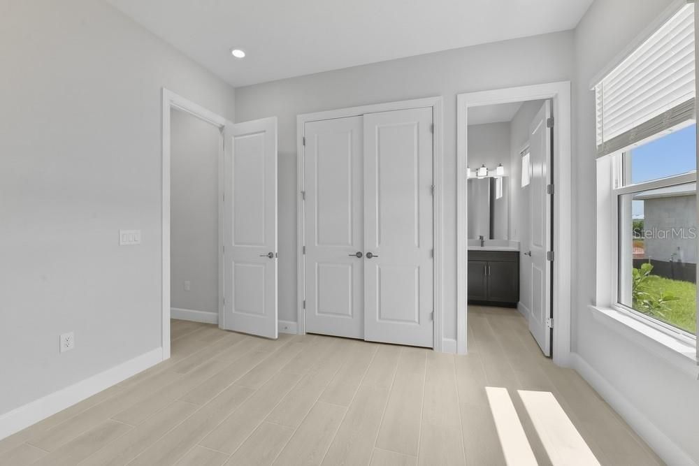 En Venta: $703,224 (3 camas, 3 baños, 2085 Pies cuadrados)