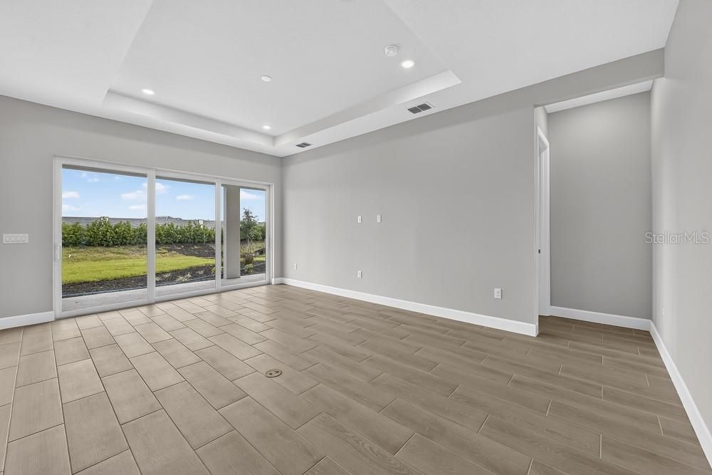En Venta: $703,224 (3 camas, 3 baños, 2085 Pies cuadrados)