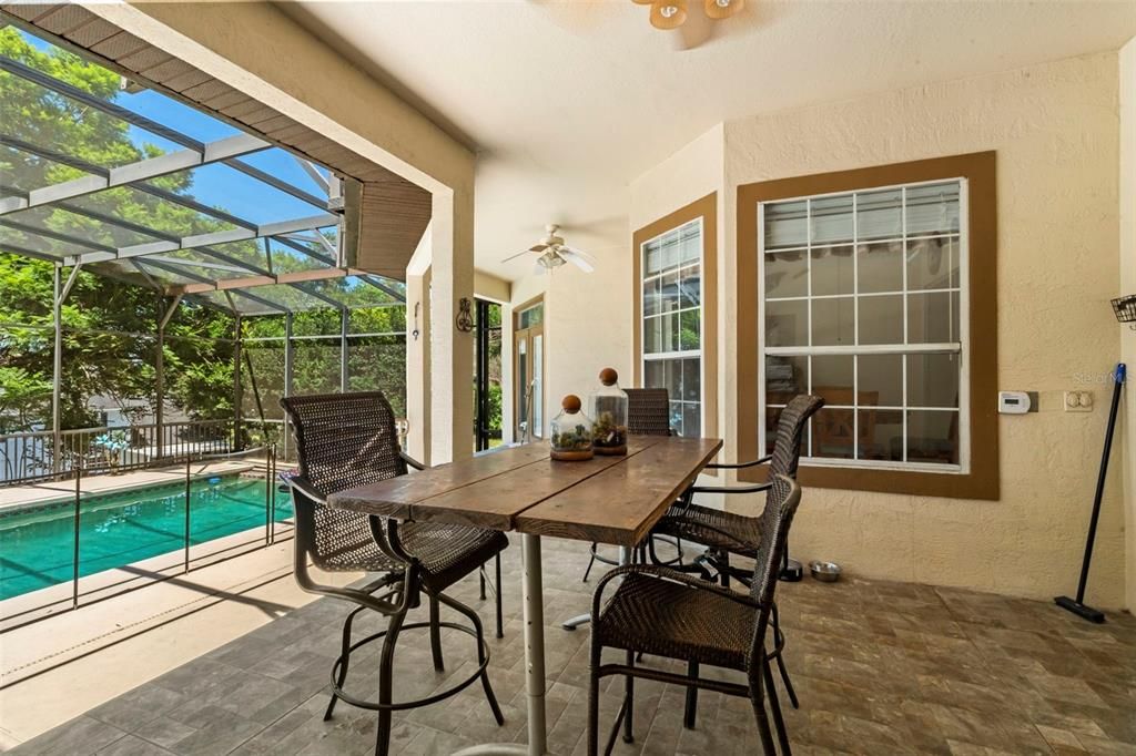 Activo con contrato: $668,900 (5 camas, 4 baños, 3394 Pies cuadrados)