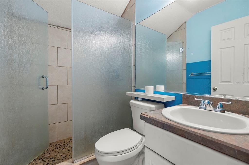 Activo con contrato: $668,900 (5 camas, 4 baños, 3394 Pies cuadrados)