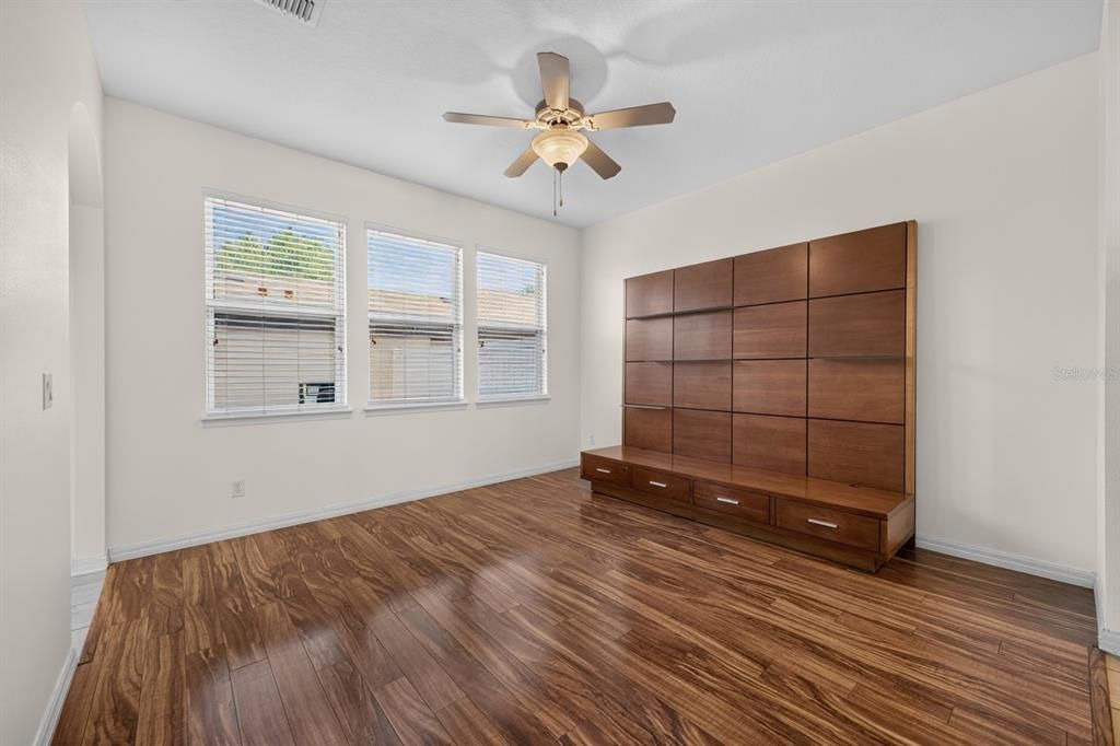 For Rent: $2,400 (2 beds, 2 baths, 1250 Square Feet)