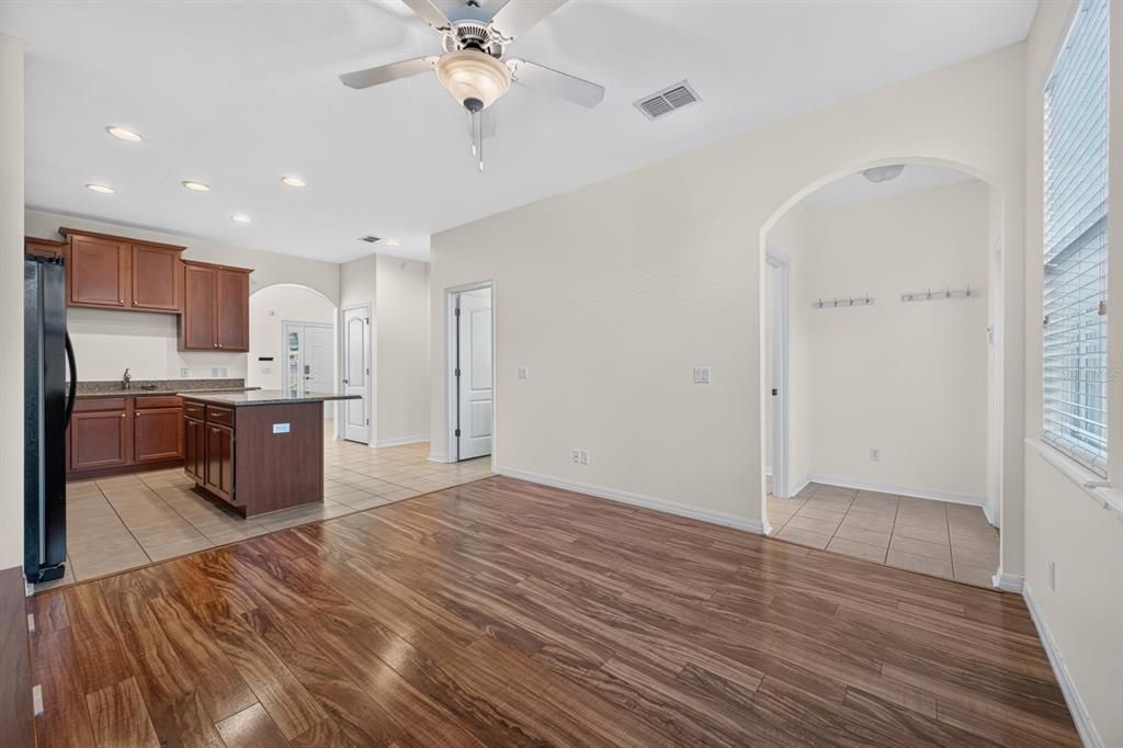 For Rent: $2,400 (2 beds, 2 baths, 1250 Square Feet)