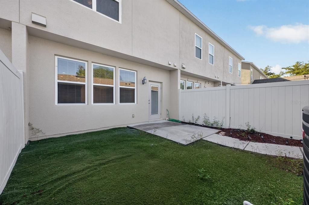 For Rent: $2,400 (2 beds, 2 baths, 1250 Square Feet)