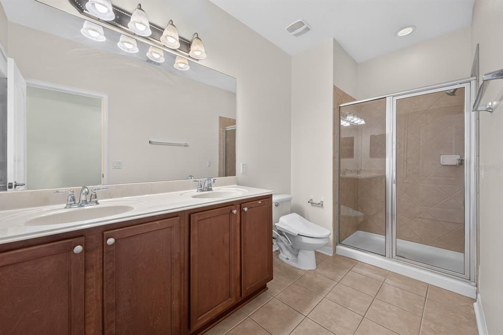 For Rent: $2,400 (2 beds, 2 baths, 1250 Square Feet)