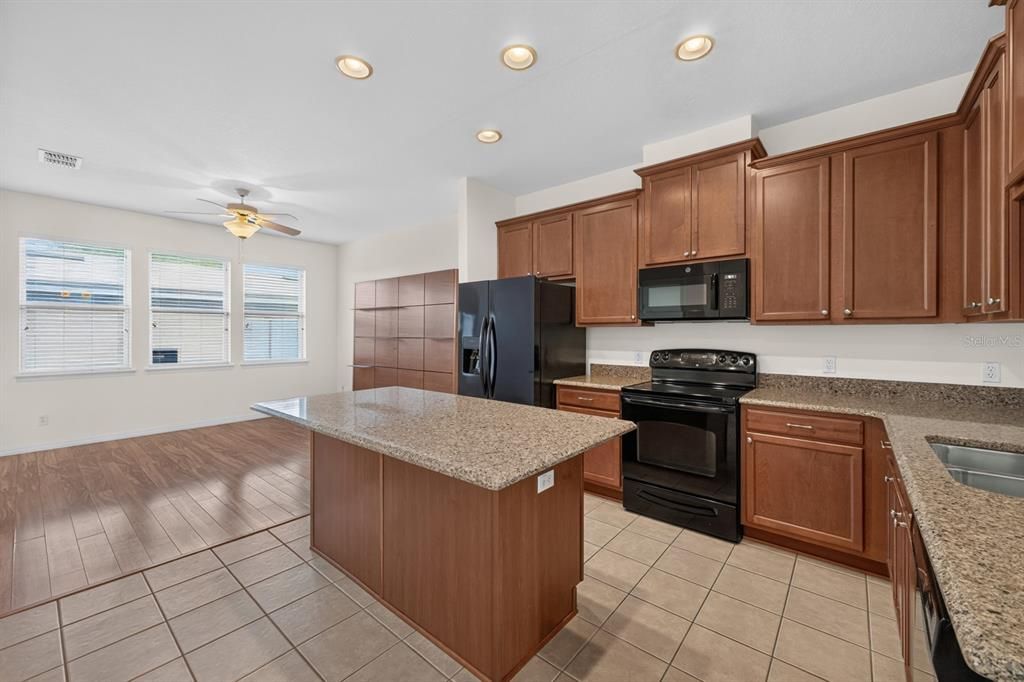 For Rent: $2,400 (2 beds, 2 baths, 1250 Square Feet)