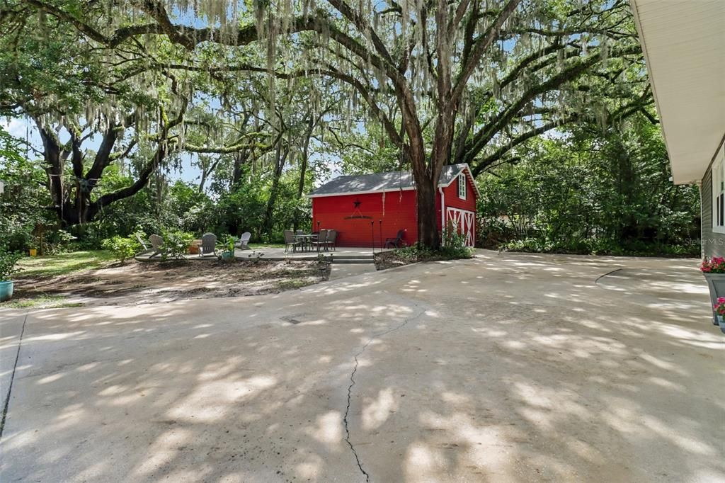 For Sale: $799,000 (5 beds, 2 baths, 3714 Square Feet)