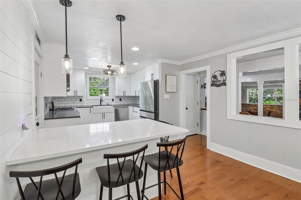 For Sale: $799,000 (5 beds, 2 baths, 3714 Square Feet)