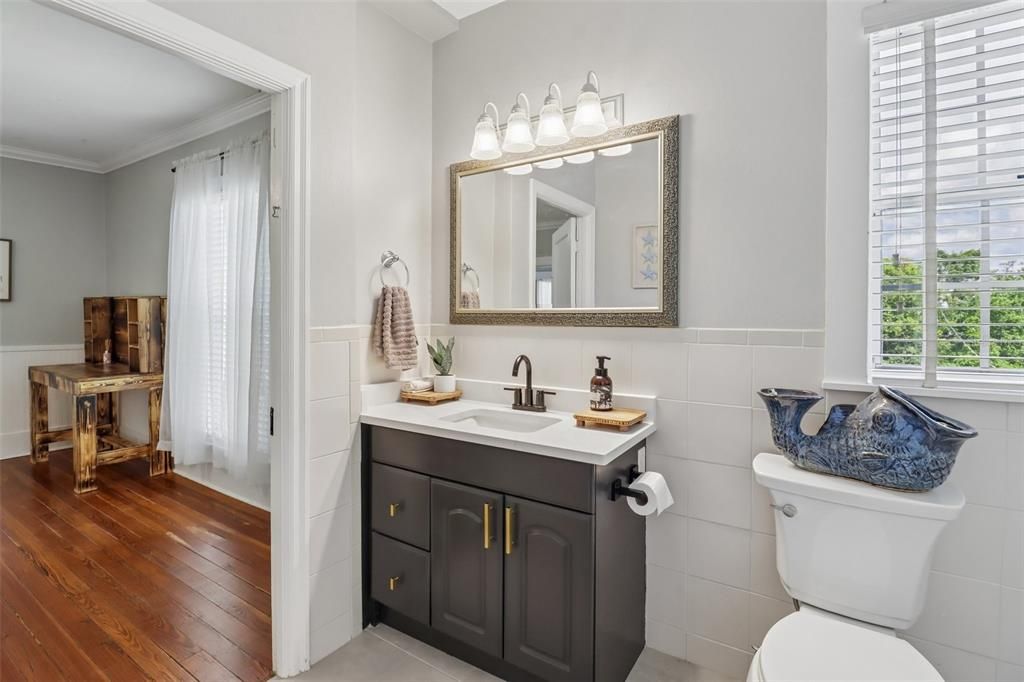 For Sale: $799,000 (5 beds, 2 baths, 3714 Square Feet)
