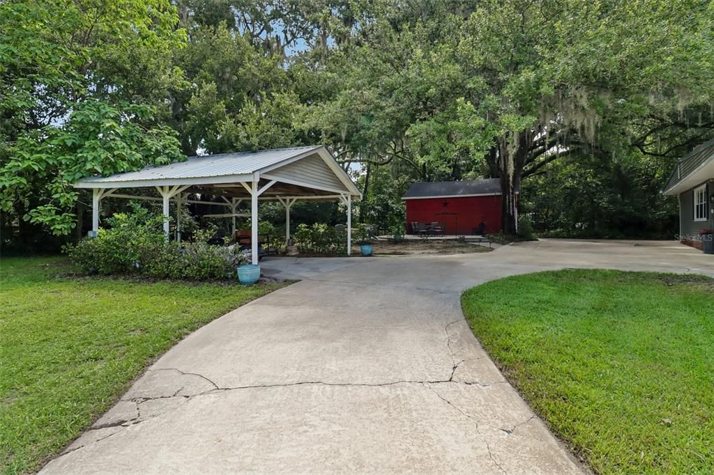For Sale: $799,000 (5 beds, 2 baths, 3714 Square Feet)