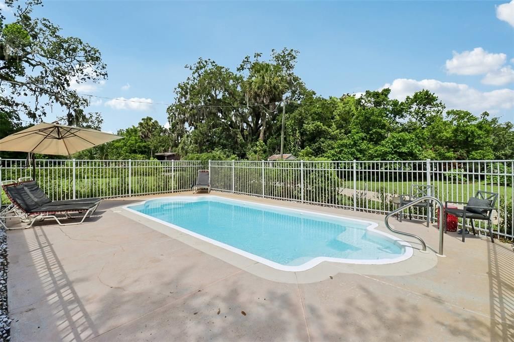 For Sale: $799,000 (5 beds, 2 baths, 3714 Square Feet)