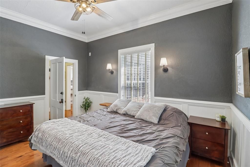 For Sale: $799,000 (5 beds, 2 baths, 3714 Square Feet)