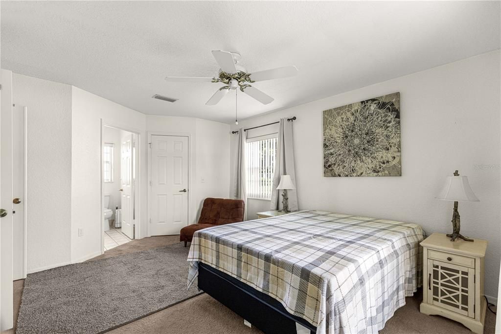 For Rent: $1,600 (2 beds, 2 baths, 1070 Square Feet)