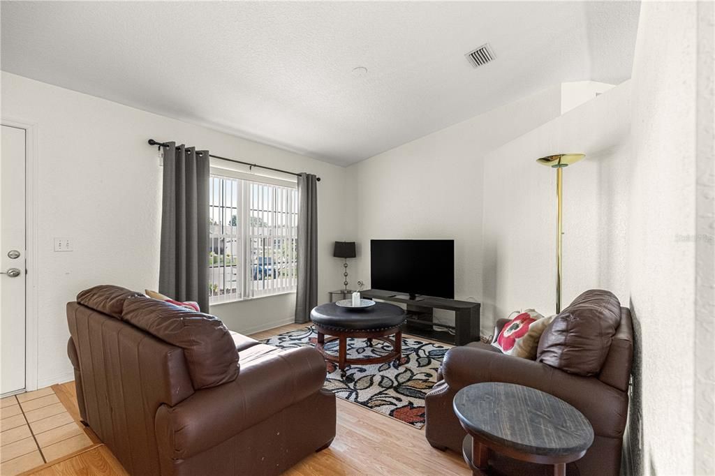 For Rent: $1,600 (2 beds, 2 baths, 1070 Square Feet)