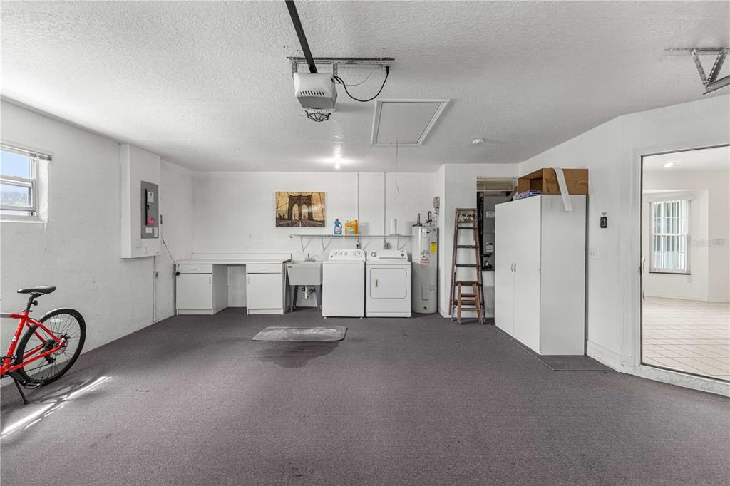 For Rent: $1,600 (2 beds, 2 baths, 1070 Square Feet)