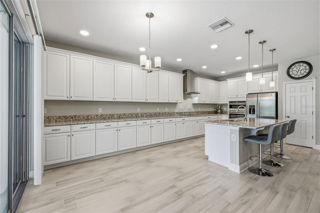For Sale: $649,000 (5 beds, 4 baths, 3155 Square Feet)