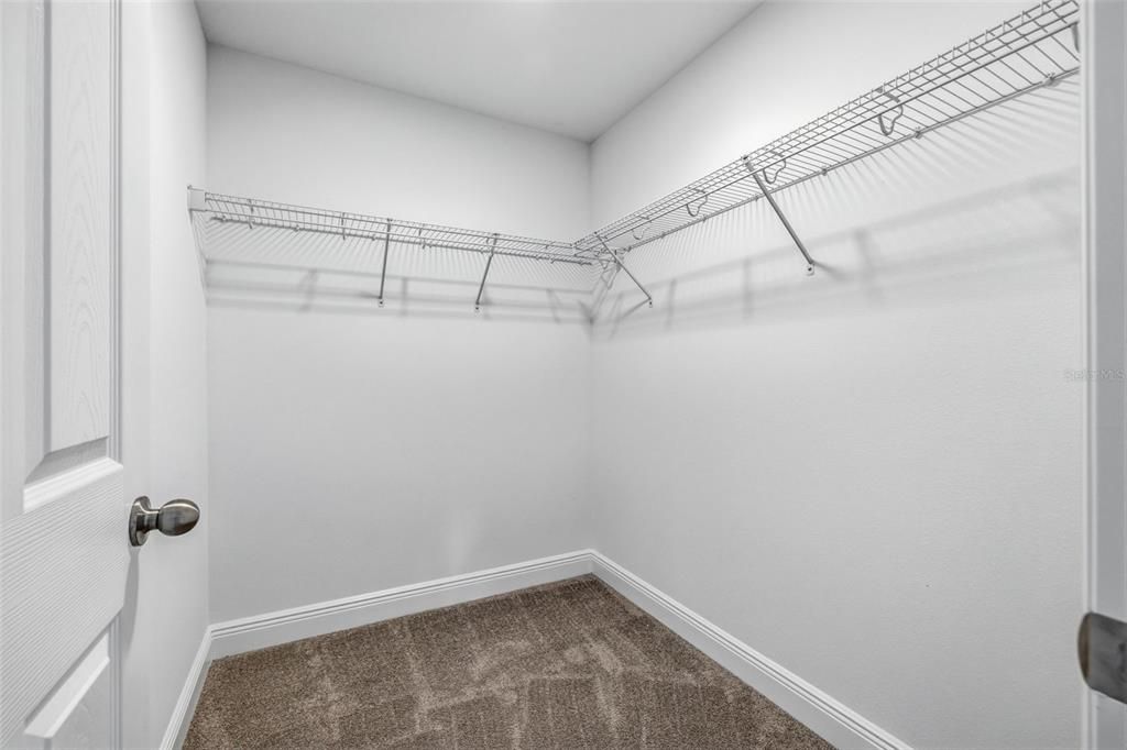 For Sale: $649,000 (5 beds, 4 baths, 3155 Square Feet)
