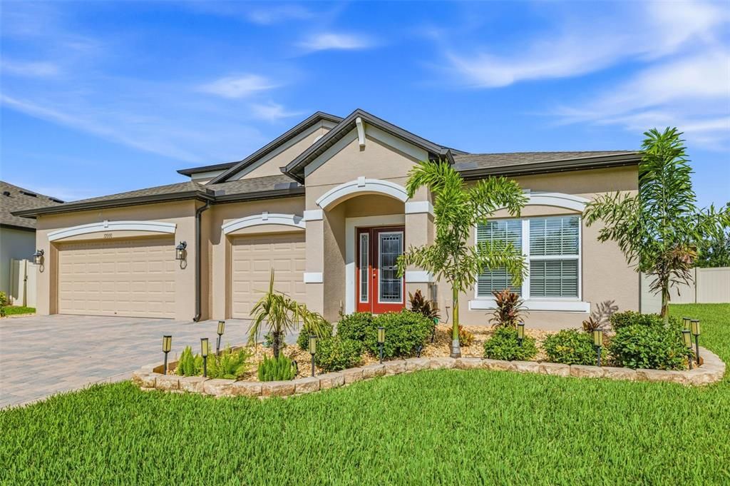 For Sale: $649,000 (5 beds, 4 baths, 3155 Square Feet)