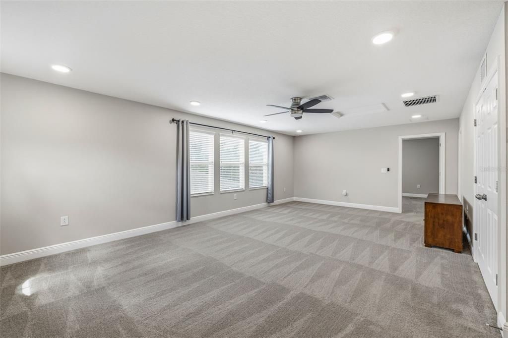 For Sale: $649,000 (5 beds, 4 baths, 3155 Square Feet)