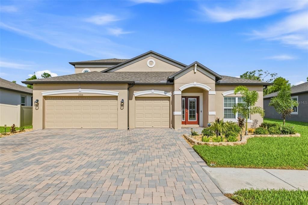 For Sale: $649,000 (5 beds, 4 baths, 3155 Square Feet)