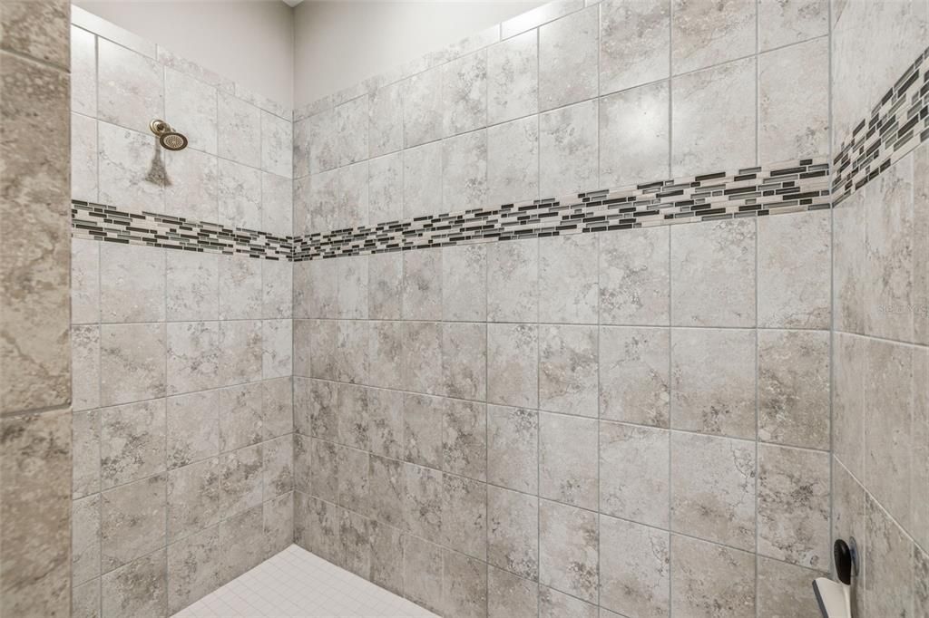 For Sale: $649,000 (5 beds, 4 baths, 3155 Square Feet)