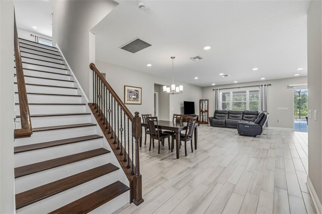 For Sale: $649,000 (5 beds, 4 baths, 3155 Square Feet)