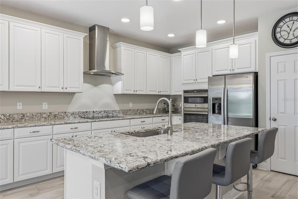 For Sale: $649,000 (5 beds, 4 baths, 3155 Square Feet)