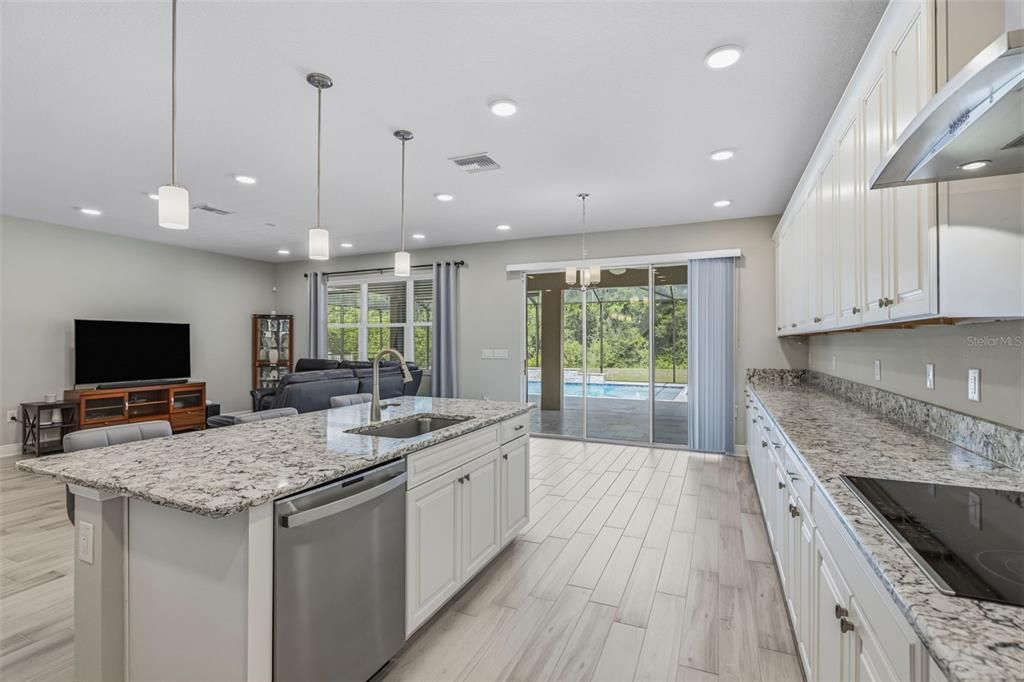 For Sale: $649,000 (5 beds, 4 baths, 3155 Square Feet)
