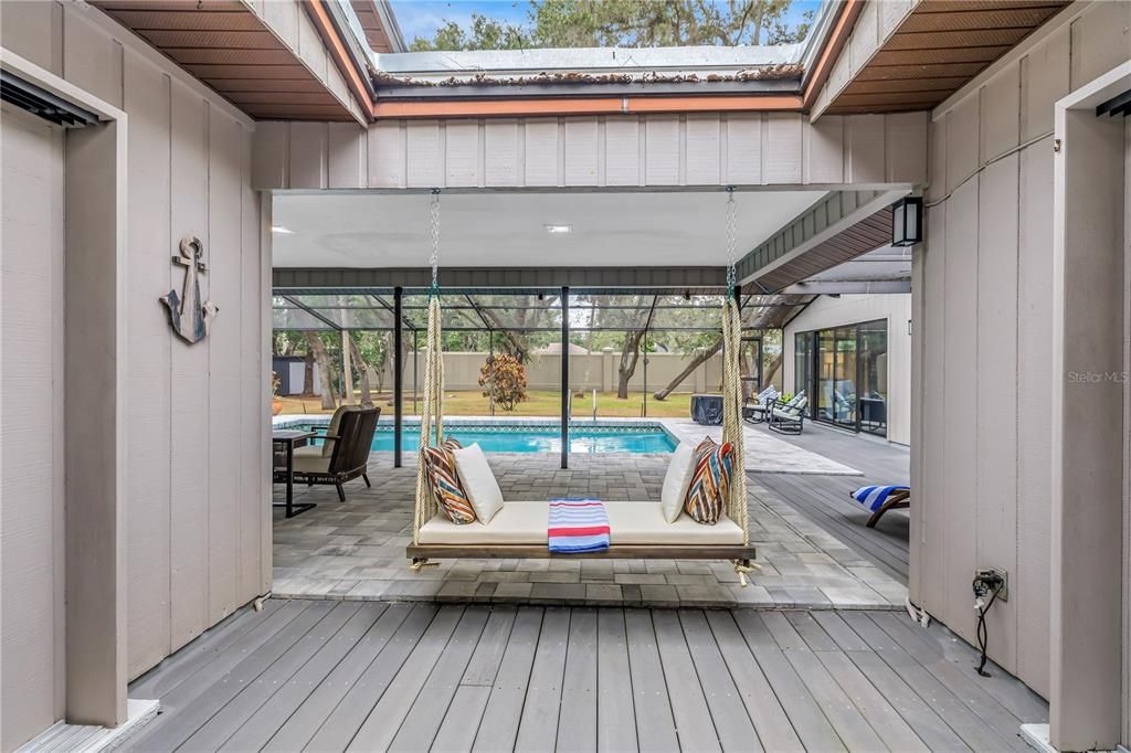En Venta: $1,249,000 (4 camas, 3 baños, 3488 Pies cuadrados)