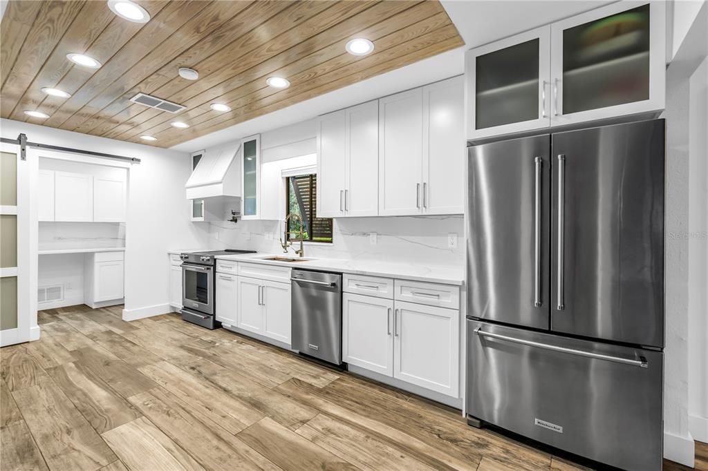 En Venta: $1,249,000 (4 camas, 3 baños, 3488 Pies cuadrados)