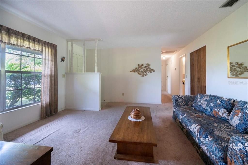 For Sale: $280,000 (3 beds, 2 baths, 1333 Square Feet)