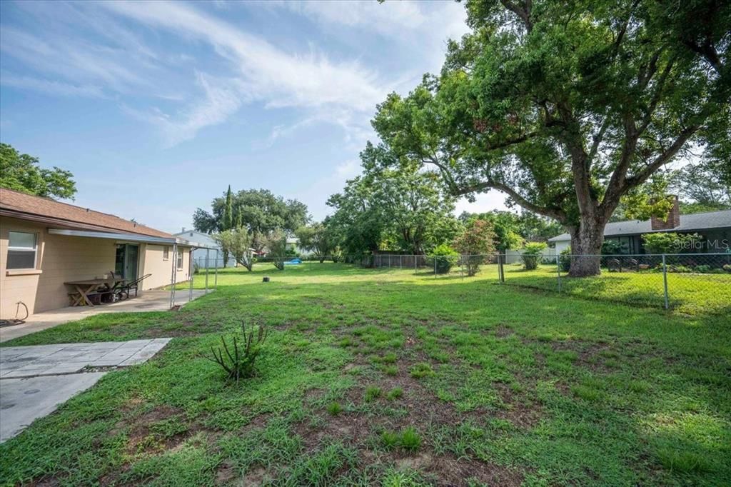 For Sale: $280,000 (3 beds, 2 baths, 1333 Square Feet)