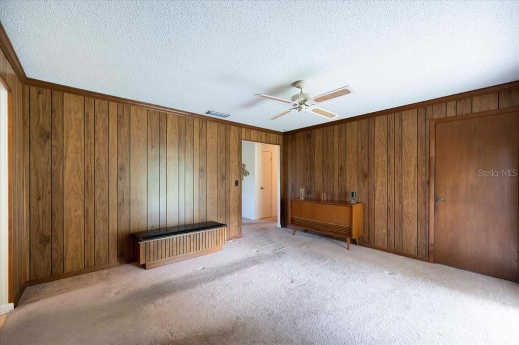 For Sale: $280,000 (3 beds, 2 baths, 1333 Square Feet)