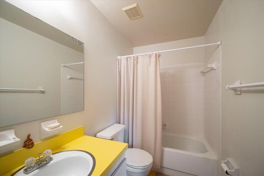 For Sale: $280,000 (3 beds, 2 baths, 1333 Square Feet)