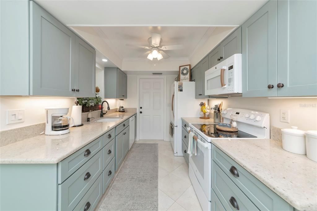 For Sale: $394,500 (2 beds, 2 baths, 1410 Square Feet)