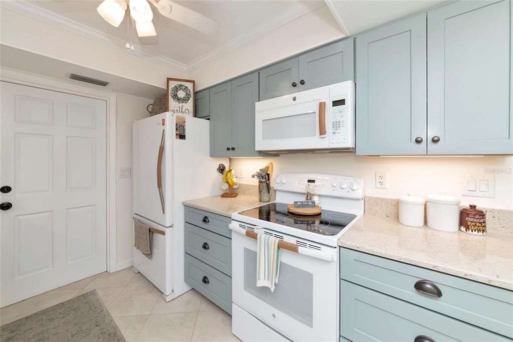 For Sale: $394,500 (2 beds, 2 baths, 1410 Square Feet)