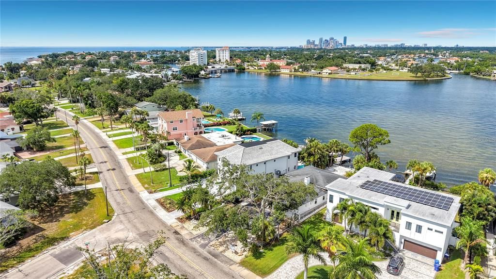 For Sale: $1,250,000 (3 beds, 3 baths, 2201 Square Feet)
