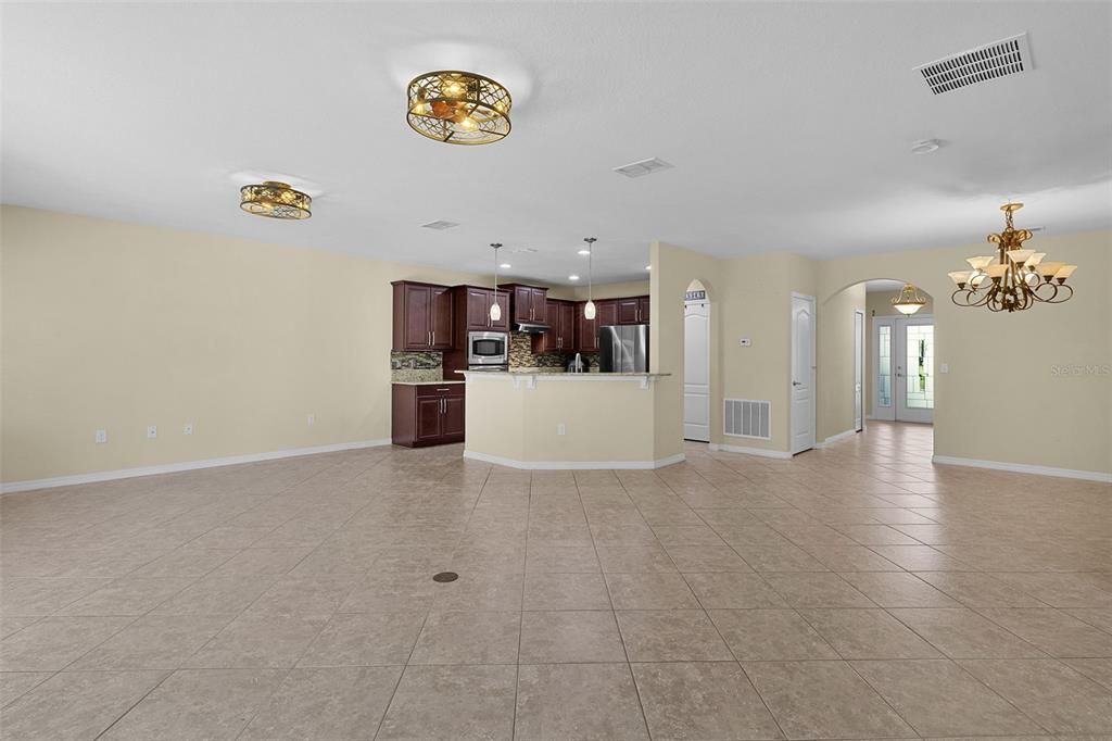 En Venta: $354,900 (3 camas, 2 baños, 1776 Pies cuadrados)