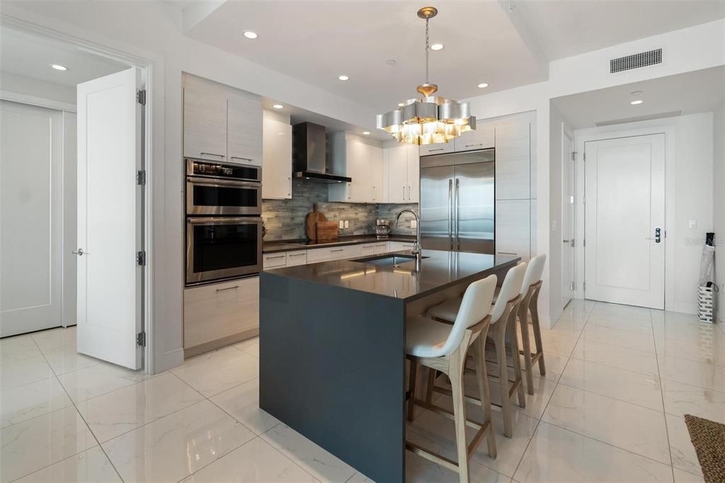 For Sale: $1,795,000 (2 beds, 2 baths, 1522 Square Feet)